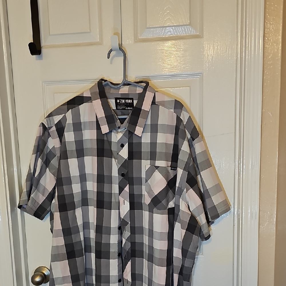 Zoo York Men's Black, Gray, and White Checkered Shirt